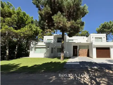 Casa Venta 6 ambientes 5 dormitorios Barrio Alamos II