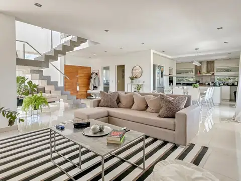 Boulevard de Todos los Santos 3500