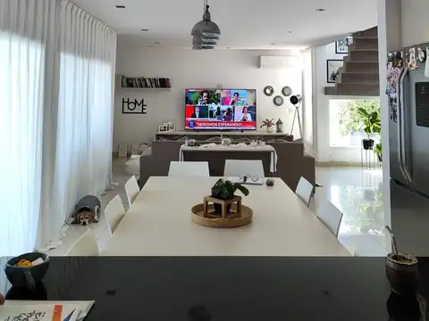 Casa en venta a la laguna en San Rafael Villanueva