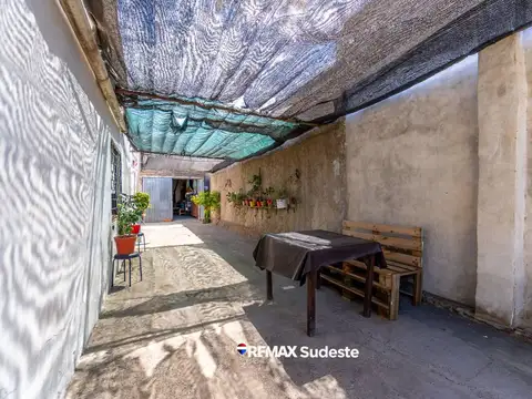 Casa en Venta con 3 cocheras