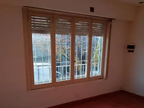 Depto Tipo Casa 4 ambientes con 1 baño