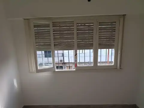Depto Tipo Casa en Alquiler en Ramos Mejia, $ 1.200.000