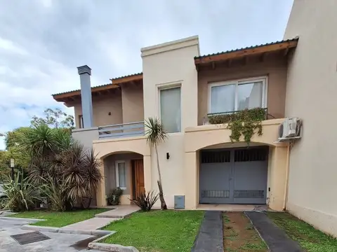 Casa en Venta en Villa Nueva de Guaymallen, Guaymallén