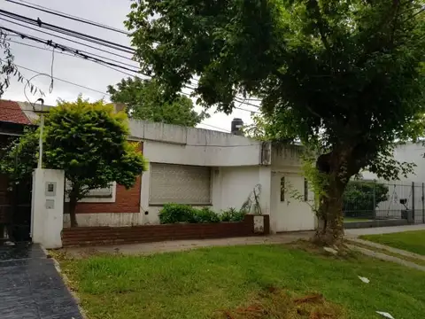CASA EN VENTA, EXCELENTE OPORTUNIDAD, 1 DORMITORIO, COCHERA Y PATIO G. BAIGORRIA RESINDENCIAL
