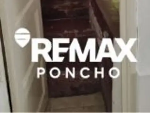 Casa 10 ambientes con 2 baños
