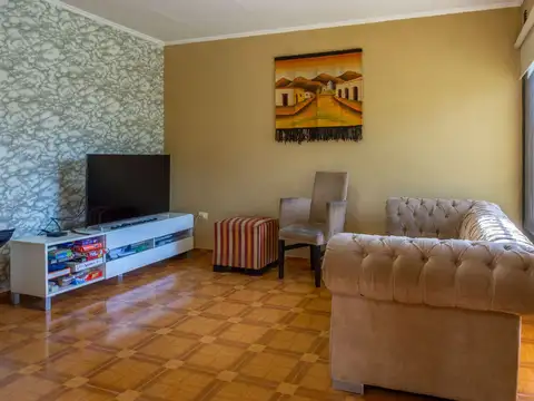 CASA EN VENTA VILLA ELISA 3 DORMITORIOS QUINCHO