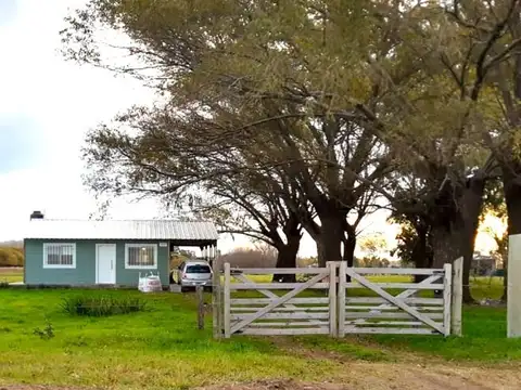 Casa En Venta En Pareja Pavón, Pocos Años De Edificación 