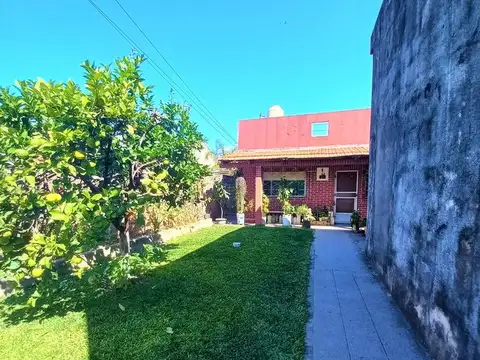 Casa en Venta con 1 cochera