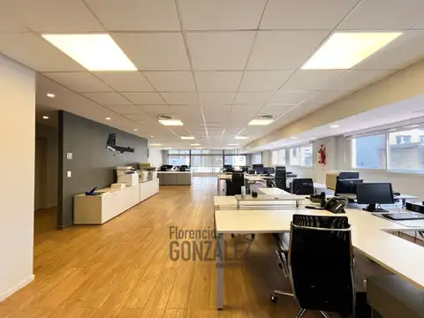 Oficina 6 ambientes con 2 baños
