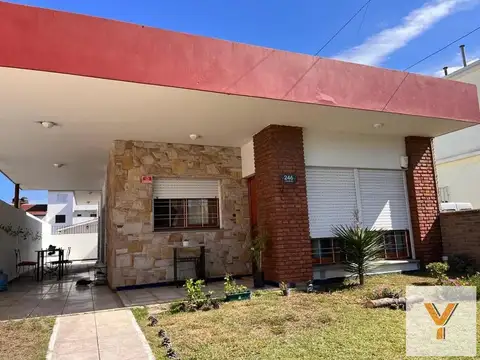 Casa en Alquiler - 3 Dormitorios 1 Baño - 300mts - Santa Teresita