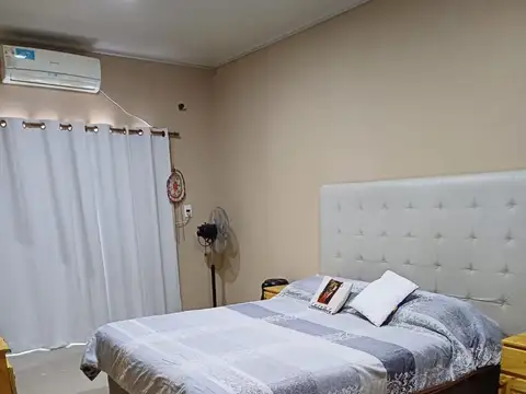 Casa 2 dormitorios en Boulevard González – Colón  Acepta permuta