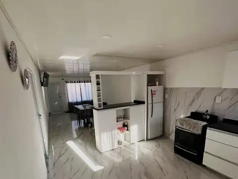 Casa 3 ambientes con 1 baño
