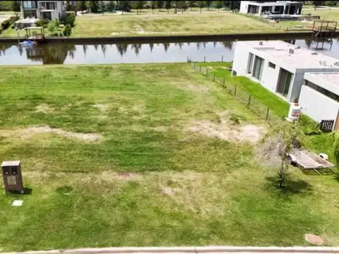 Oportunidad lote al rio, barrio El Naudir