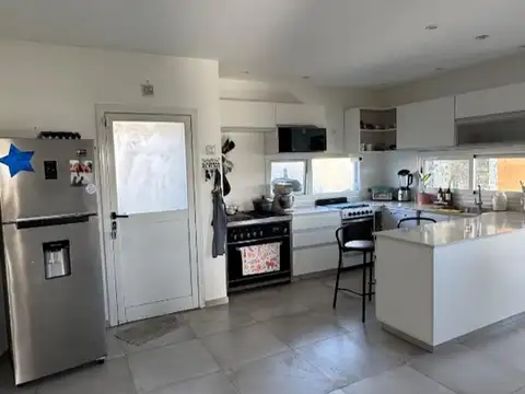 Casa en Venta con 5 cocheras