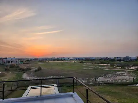 Casa en Venta al Golf  - Barrio Golf - El Canton