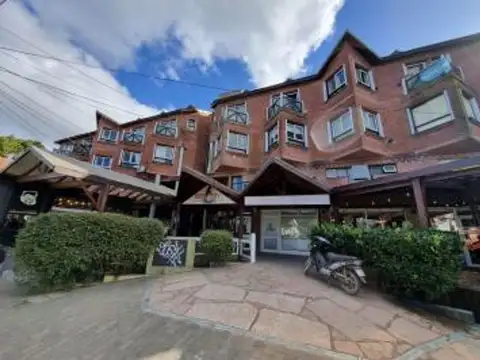 VENTA DE DEPARTAMENTO EN PINAMAR CON COCHERA.
