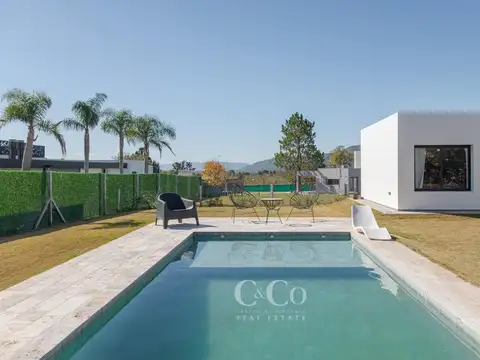 Casa 6 ambientes con 3 baños