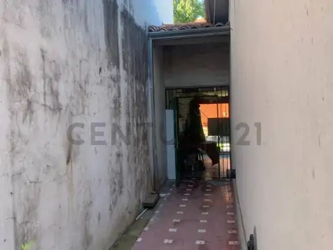 Casa 4 ambientes con 1 baño