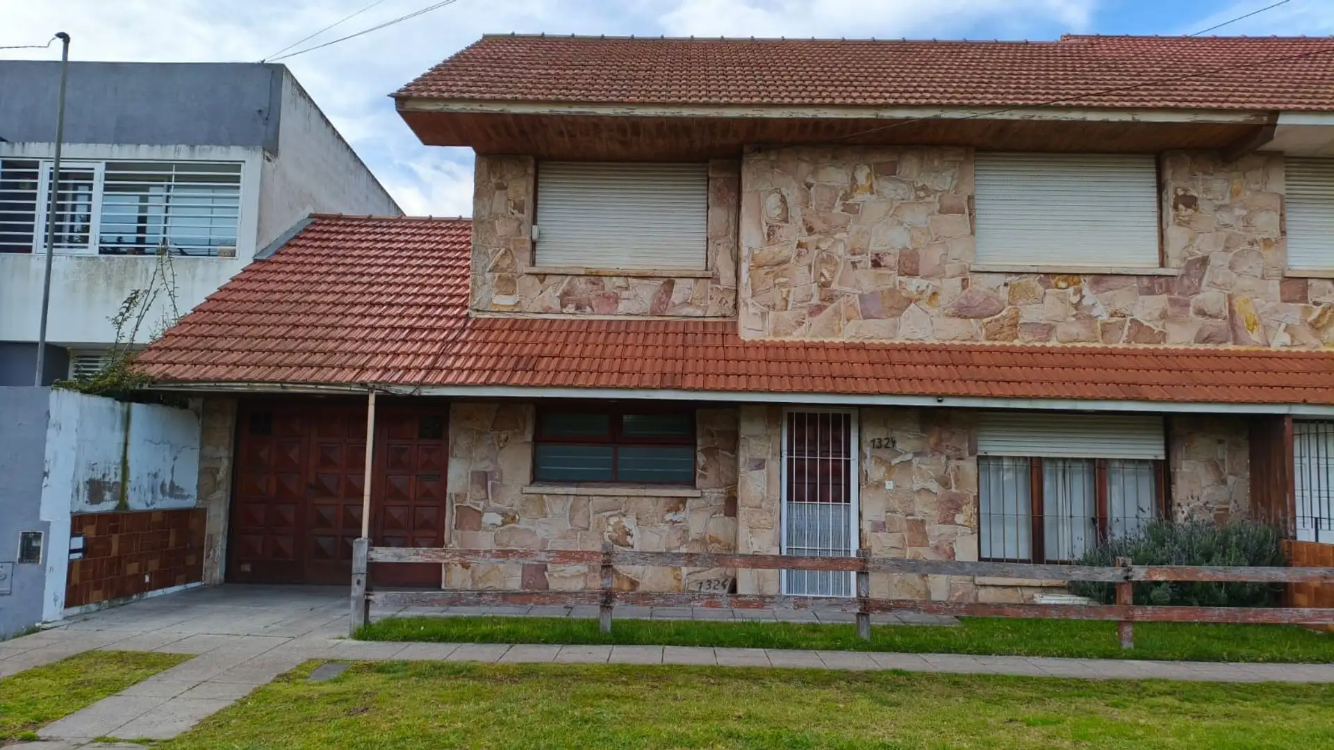 VENTA CASA 5 AMB,PATIO Y GARAGE, B° CONSTITUCIÓN