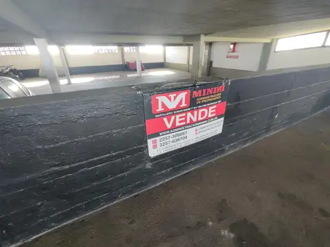 Oportunidad: Cochera cubierta a pasos de la playa!