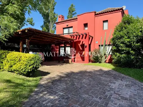 CASA EN VENTA EN HARAS MARIA ELENA