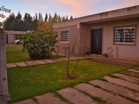 Venta casa quinta 4 amb con parque y pileta - FRANCISCO ALVAREZ - PERMUTA