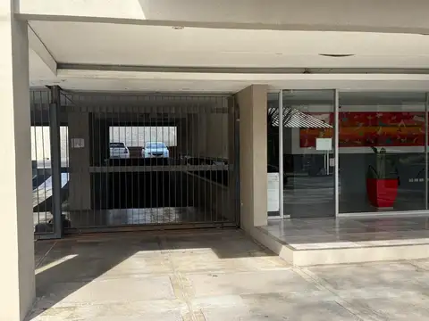 VENTA DE COCHERA "EDIFICIO LAS ALONDRAS" GUIDO 500