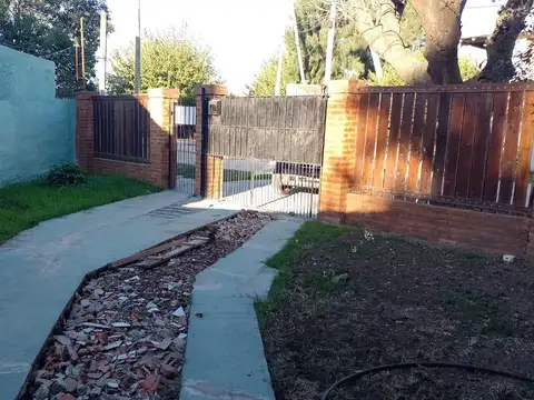 Casa en Venta con 4 cocheras