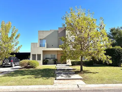 Oportunidad casa en venta a la laguna Villanueva