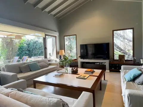 Casa en Alquiler de 5 dormitorios