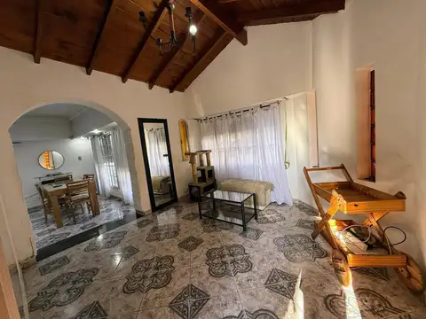 Casa 4 ambientes con 1 baño
