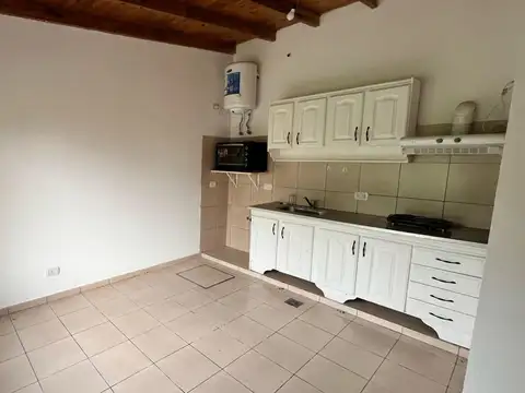 Casa 2 ambientes con 1 baño
