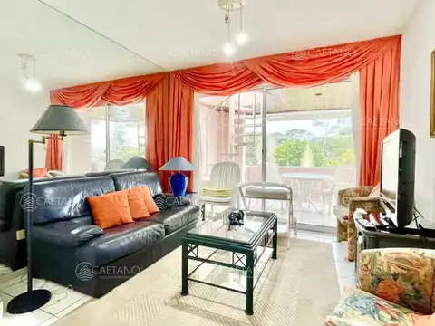 Departamento en Venta en Playa Mansa, USD 240.000