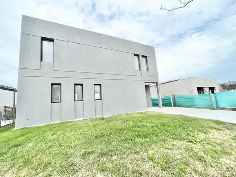 Casa en Venta en Pilar del Este - San Ramon, USD 175.000