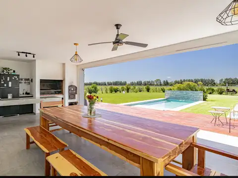 Venta casa en Tres Pinos Villa de Campo
