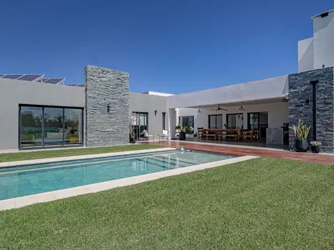 Casa en Venta en Los Tres Pinos, USD 230.000