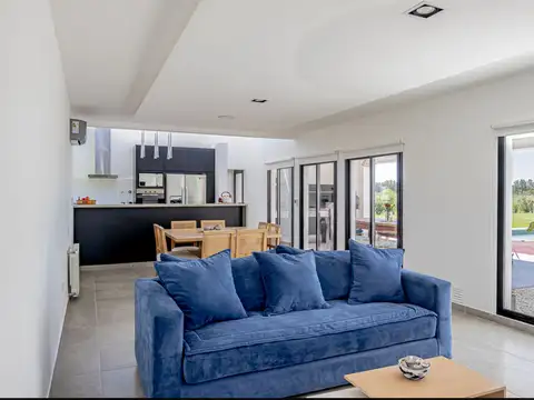 Venta casa en Tres Pinos Villa de Campo