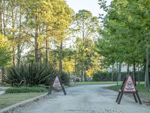 Lote en venta en Fincas de Duggan. La Plata