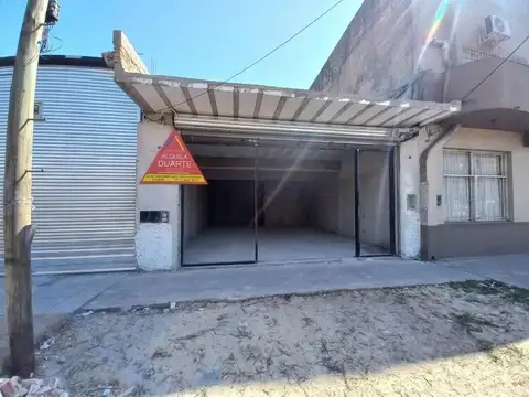 Amplio local en inmejorable ubicación sobre avenida San Martin!