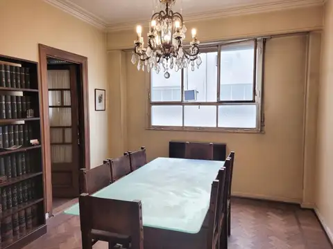 Tucumán al 1400 entre Uruguay y Paraná