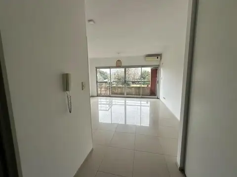 Departamento en Alquiler en Pilar Garden, USD 350