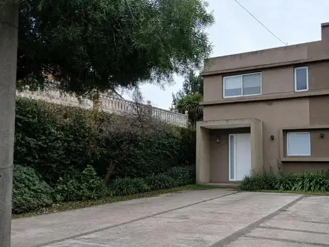 CASA 5 AMB. EXCELENTE ESTADO