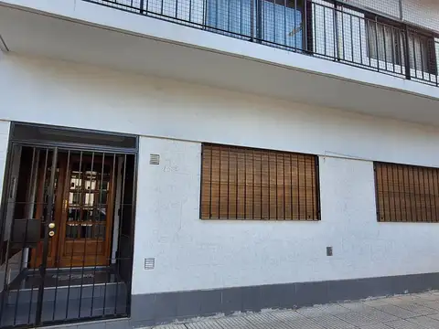 Bermudez 1500, Piso pb