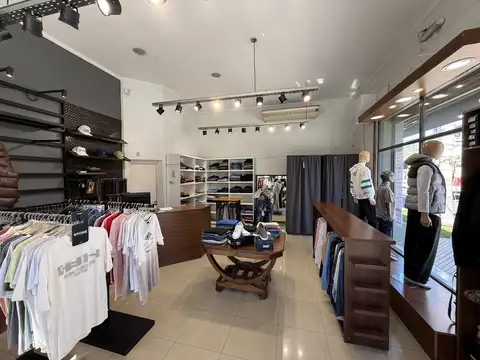 Local de Ropa en esquina