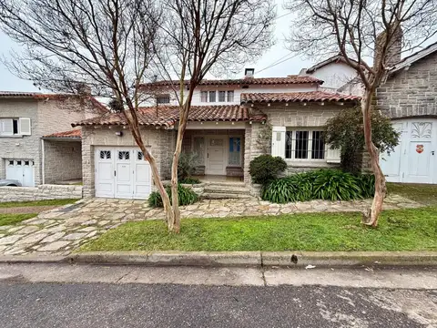 Casa en Venta con 1 cochera
