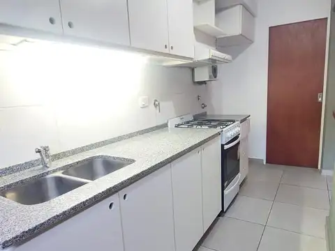 Depto Tipo Casa 6 ambientes con 2 baños