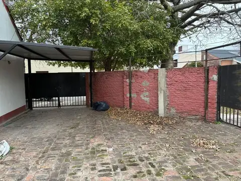 Casa en Alquiler con 1 cochera