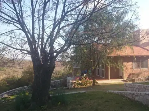 Casa en venta - 4 Dormitorios 2 Baños - Córdoba