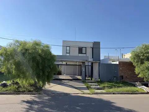 Casa en Alquiler de 3 dormitorios