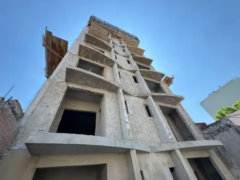 VENTA DE DEPARTAMENTO 2 AMBIENTES DE POZO CASEROS CENTRO